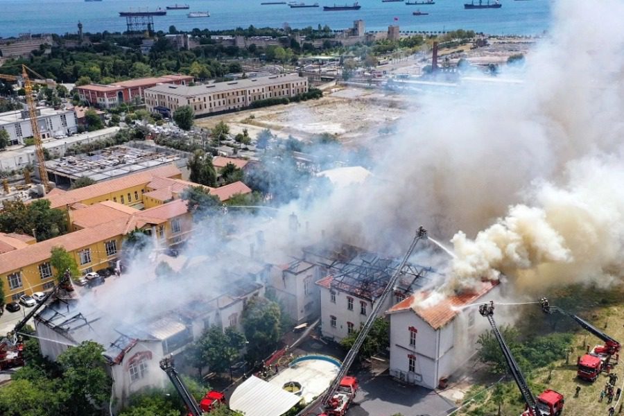 Φωτιά στο ελληνικό νοσοκομείο στην Κωνσταντινούπολη: Δώσαμε μάχη  - Τι λέει ο διευθυντής