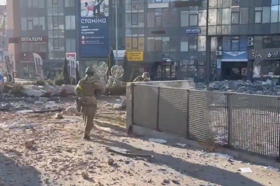 Εκρήξεις σε περιοχή του Κιέβου - Επίθεση με πυραύλους - Ασθενοφόρα και σωστικά συνεργεία έσπευσαν στο σημείο