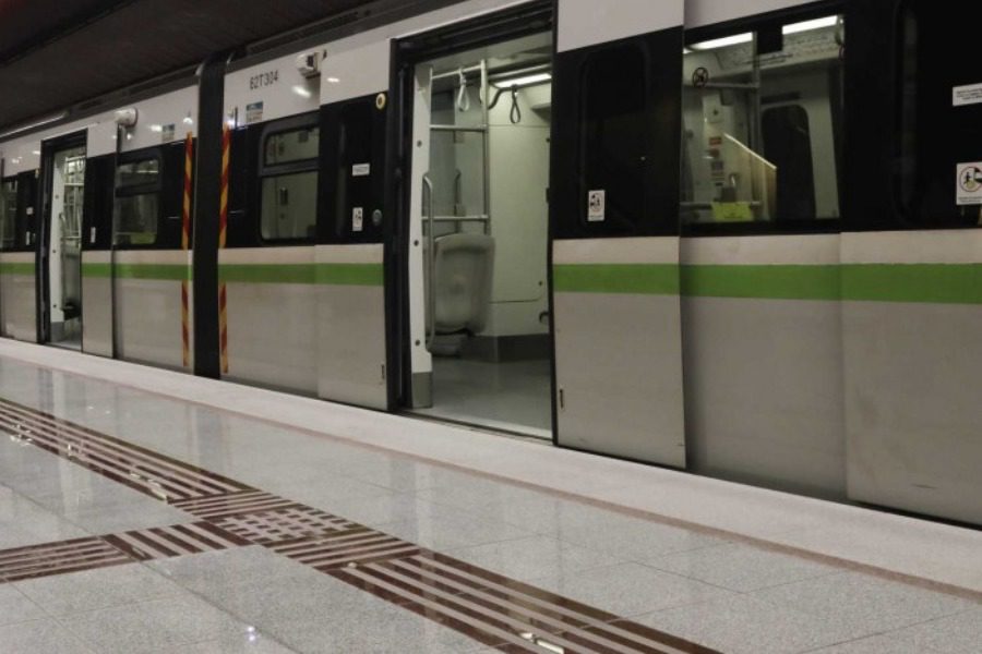 Αναστάτωση στον σταθμό Πανεπιστήμιο από πτώση άνδρα στις γραμμές - Ήταν όμως τυχερός μέσα στην ατυχία του