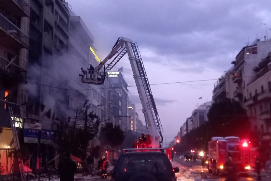 Ισχυρή έκρηξη στους Στύλους του Ολυμπίου Διός - Αναστάτωση στο κέντρο της Αθήνας