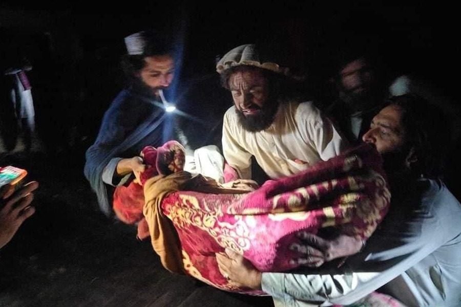 Ισχυρός σεισμός 6,1 Ρίχτερ συγκλόνισε το Αφγανιστάν - Τουλάχιστον 250 νεκροί