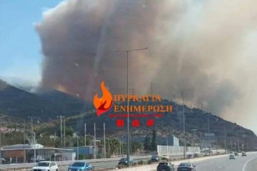 Φωτιά στη Νέα Πέραμο: Μήνυμα του 112 για προληπτική εκκένωση, άνοιξε η Εθνική Οδός - Συναγερμός σήμανε το πρωί της Παρασκευής στην Πυροσβεστική 