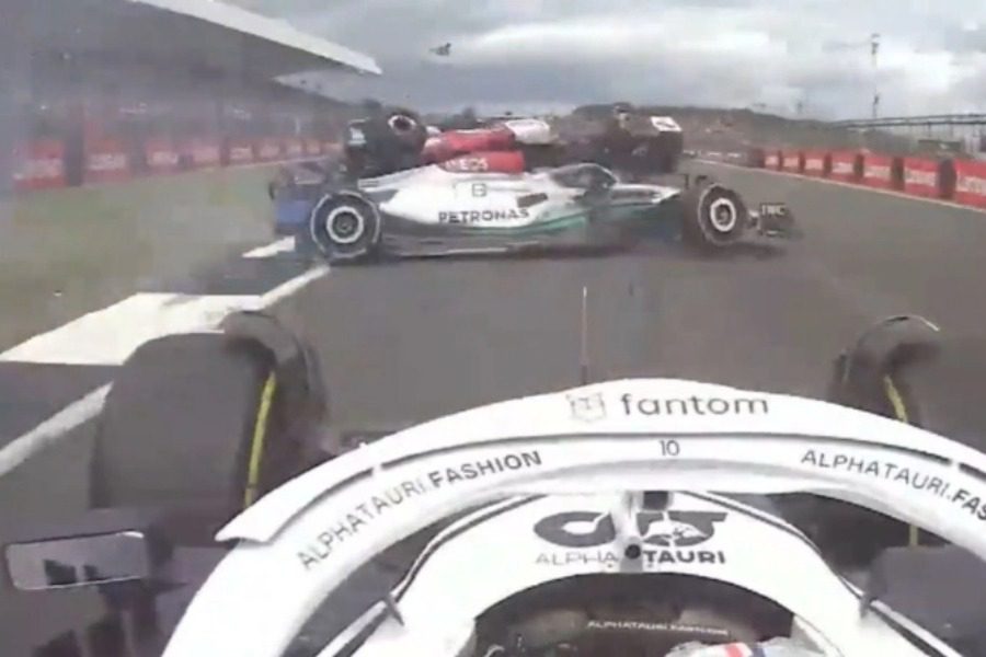 Formula 1: Τρομακτικό ατύχημα, γύρισε ανάποδα το μονοθέσιο του Ζου