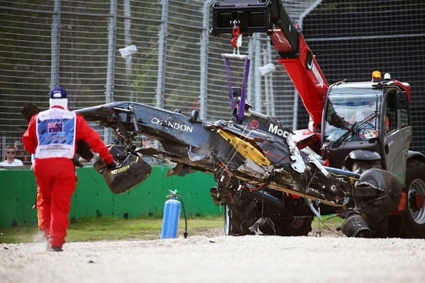 Δείτε το video με το τρομακτικό ατύχημα του Αλόνσο στο GP της Αυστραλίας