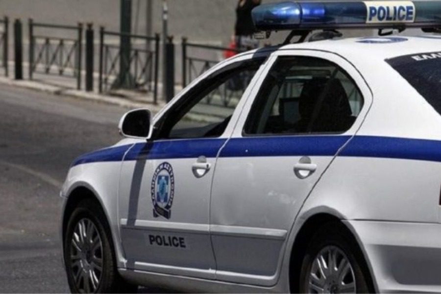 Λάρισα: Δύο γυναίκες έκαναν μήνυση στη μητέρα τους γιατί τις κλείδωνε στην αποθήκη - Απρόβλεπτες διαστάσεις πήρε η φραστική αντιπαράθεση που είχε μια 53χρονη γυναίκα με τις δύο κόρες της