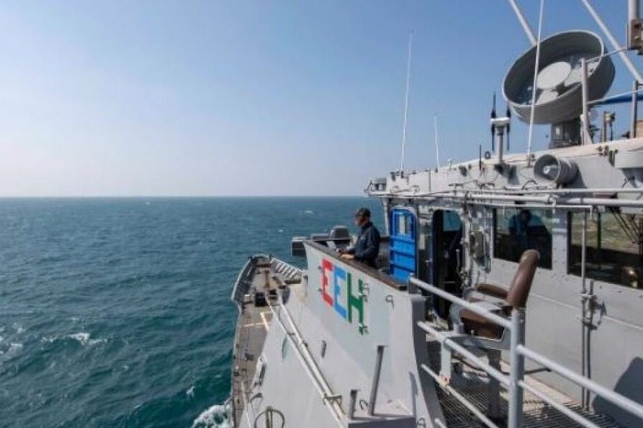 «Παιχνίδια πολέμου» στη νότια Σινική Θάλασσα: Η Κίνα απώθησε αμερικανικό πολεμικό πλοίο