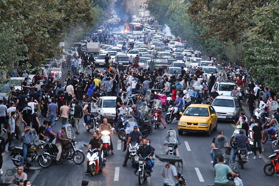 Μαχσά Αμινί: «Φλέγεται» το Ιράν - Πώς ξεκίνησε και πώς φούντωσε η «επανάσταση των γυναικών»