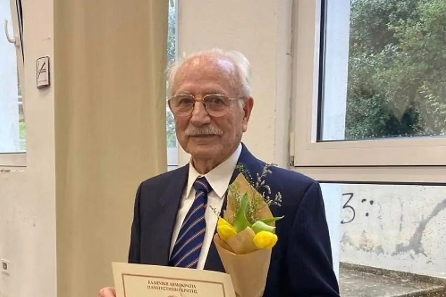 Κρήτη: Πτυχιούχος Ιστορίας και Αρχαιολογίας, ετών 88 - Πτυχιούχος του τμήματος Ιστορίας και Αρχαιολογίας του Πανεπιστημίου Κρήτης, είναι πλέον και επίσημα ο 88χρονος τυπογράφος κ. Δημήτρης Μουδατσάκης, ο ο