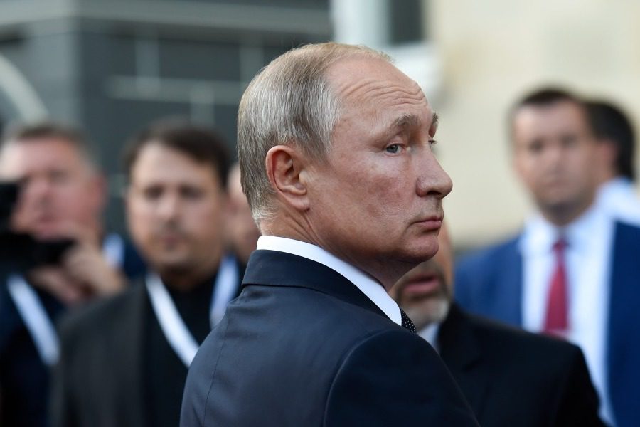 Πούτιν: Απειλεί με «σοβαρές συνέπειες» αν μπει πλαφόν στην τιμή του ρωσικού πετρελαίου - Ο πρόεδρος της Ρωσίας Βλαντίμιρ Πούτιν προειδοποίησε σήμερα ότι θα υπάρξουν «σοβαρές συνέπειες» στην περίπτωση που τεθεί πλαφόν στην τιμή του ρωσικού 