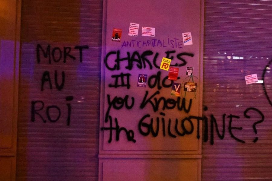 Χάος στους δρόμους της Γαλλίας - Τα αιτήματα των διαδηλωτών