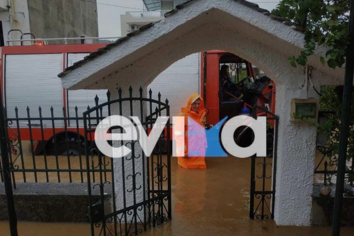 Κακοκαιρία Elias στην Εύβοια: Μήνυμα του 112 στο Μαντούδι - Στο ένα μέτρο το νερό