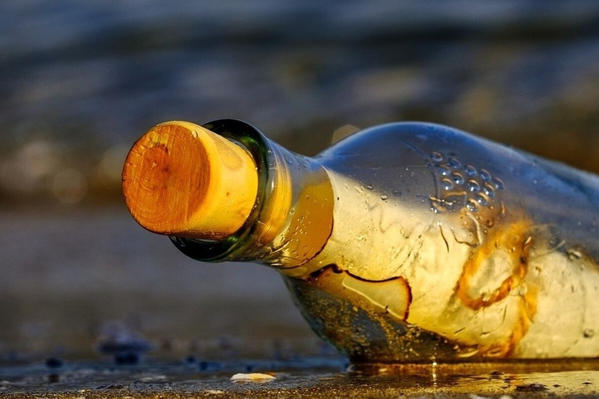 Μήνυμα σε μπουκάλι ξέβρασε η θάλασσα στην Εύβοια – Το μυστικό που αποκάλυψε