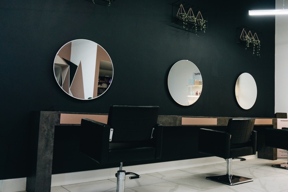 Κομμωτής στα Βριλήσσια: Πήρε το δρόμο προς τη φυλακή