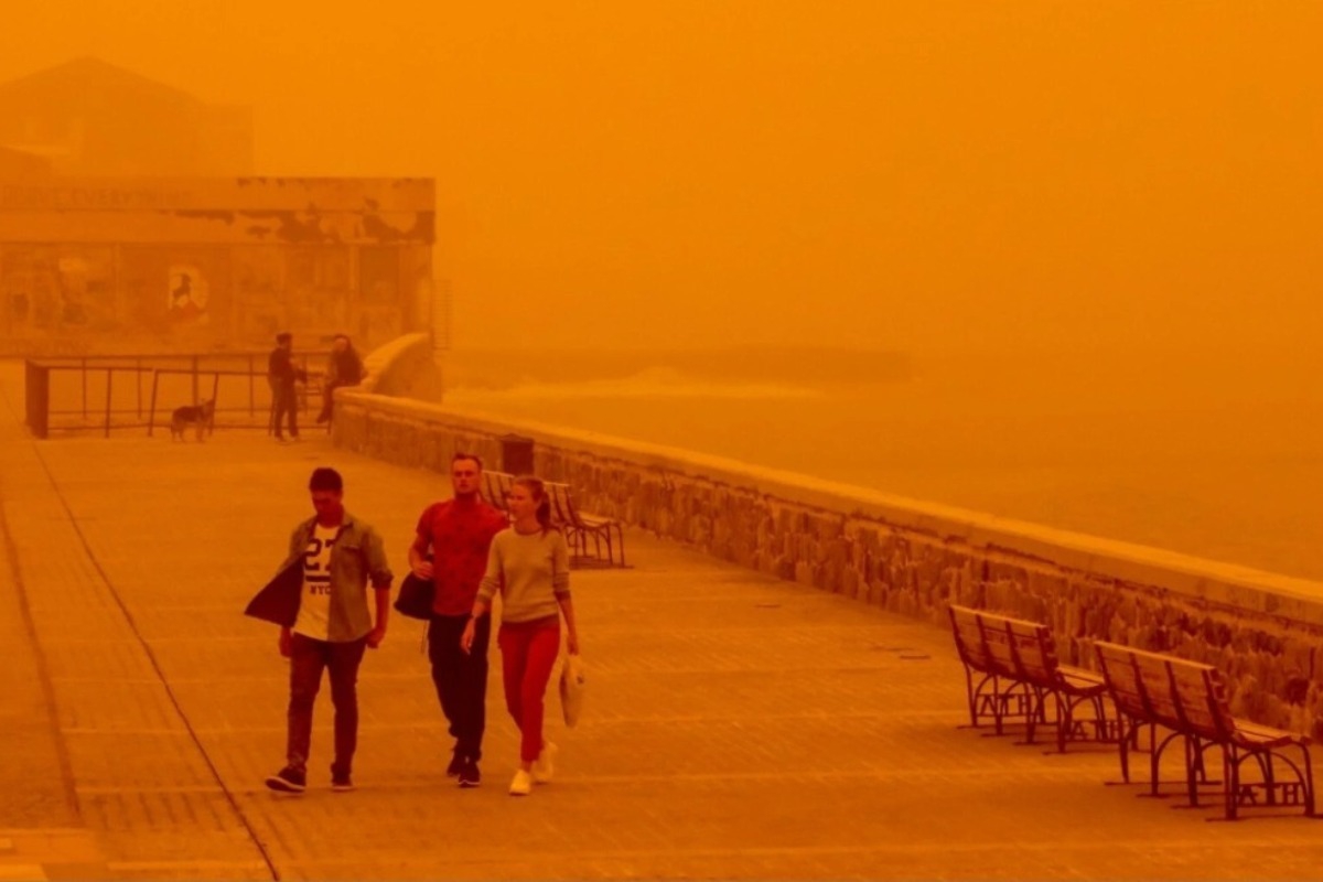Έκτακτα μέτρα προστασίας στην Κρήτη: «Πνίγεται» από τη σκόνη - Κίνδυνος για παιδιά και καρδιοπαθείς