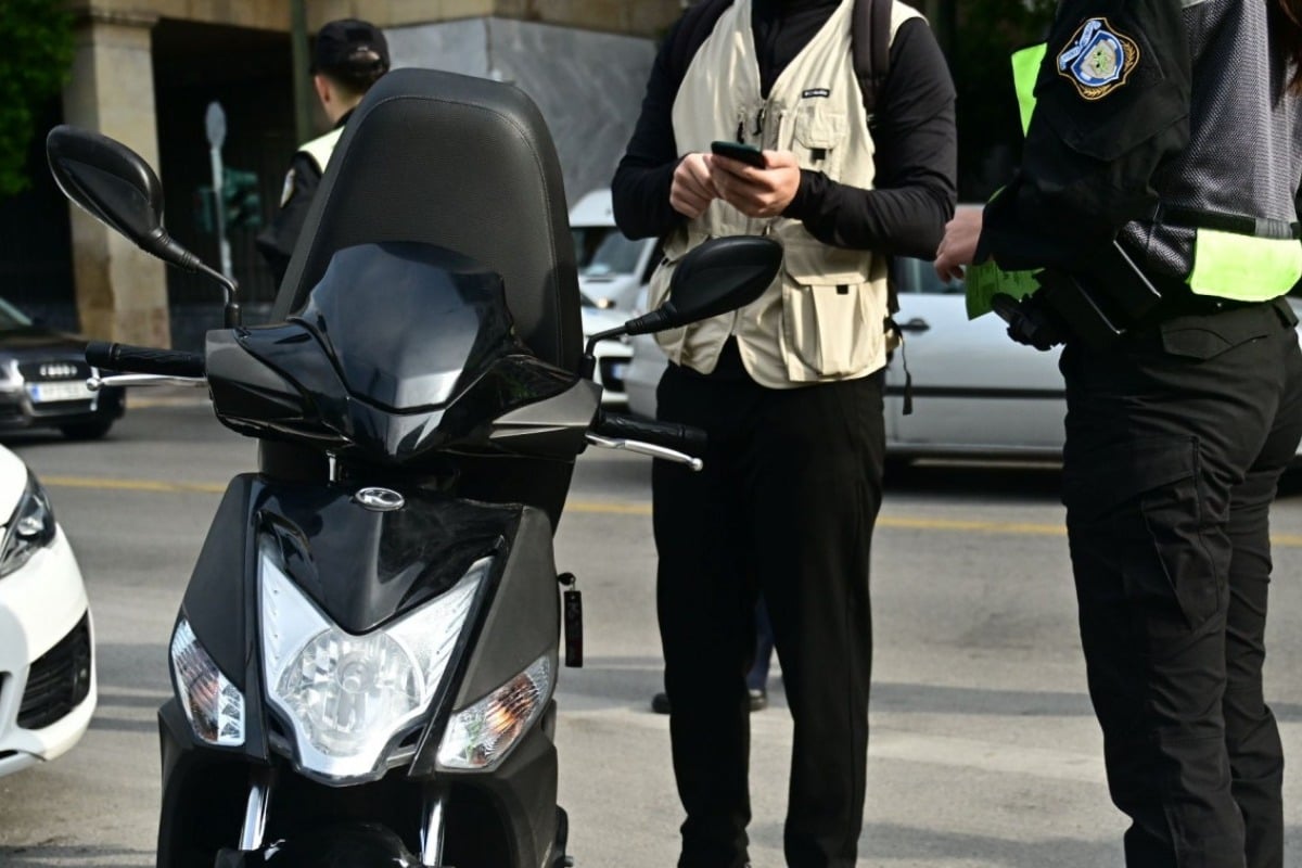 Θεσσαλονίκη: Αστυνομικοί έπαιρναν φακελάκι για να μην κόβουν κλήσεις - Ανω των 120.000 ευρώ το παράνομο κέρδος