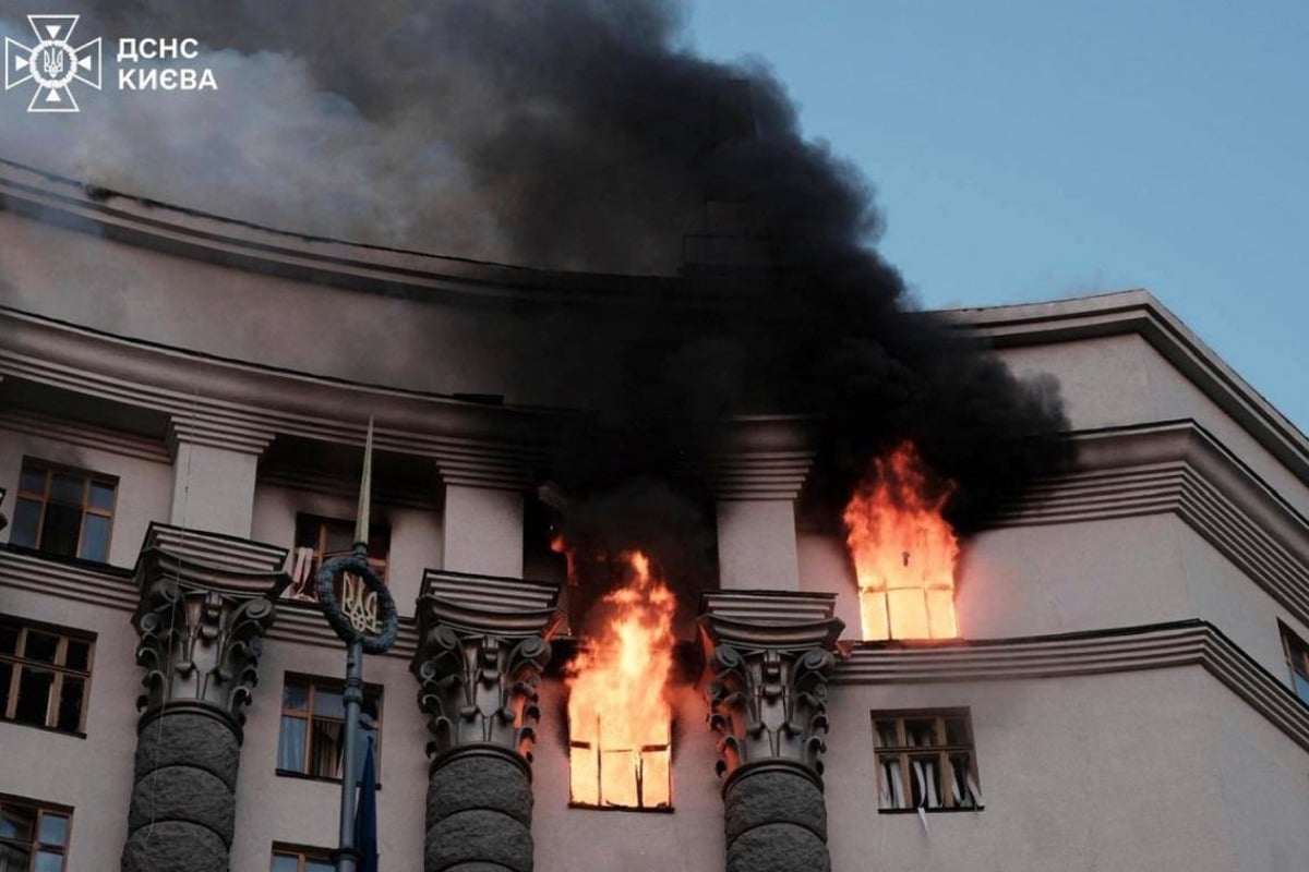 Η Ρωσία χτύπησε την έδρα της κυβέρνησης της Ουκρανίας με πάνω από 800 drones - Η μεγαλύτερη επίθεση μέχρι στιγμής