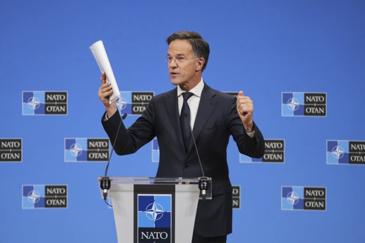 Ο Μαρκ Ρούτε «ξεφτιλίζει» τον ρωσικό στρατό