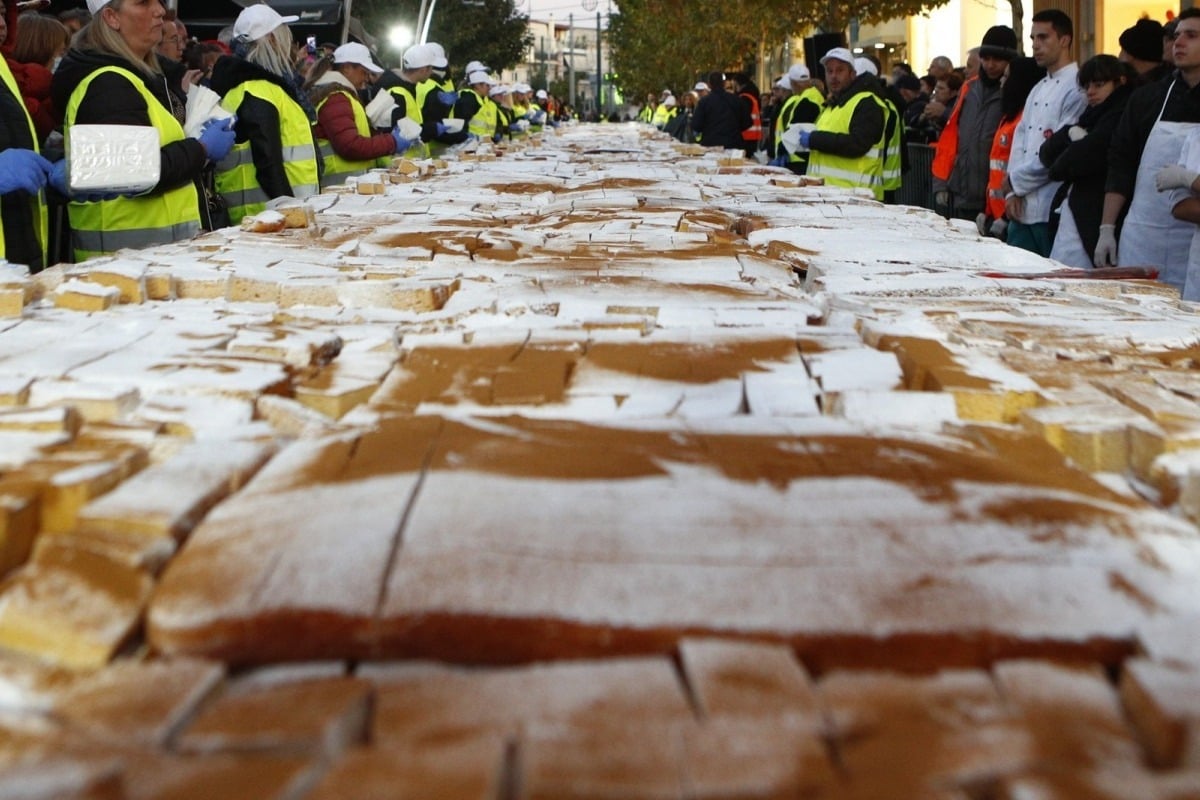 Περιστέρι: Έφτιαξαν βασιλόπιτα έτοιμη για ρεκόρ Γκίνες - Ζυγίζει 10 τόνους