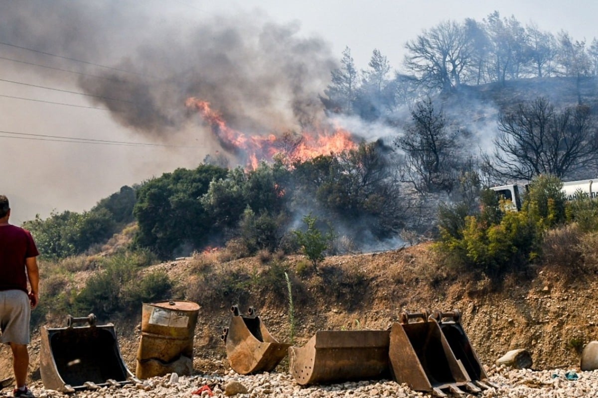 ΕΛ.ΑΣ.: Νέες συλλήψεις για εμπρησμούς στην Πάτρα - «Έβαλα φωτιά με αναπτήρα», ομολόγησε ο 19χρονος