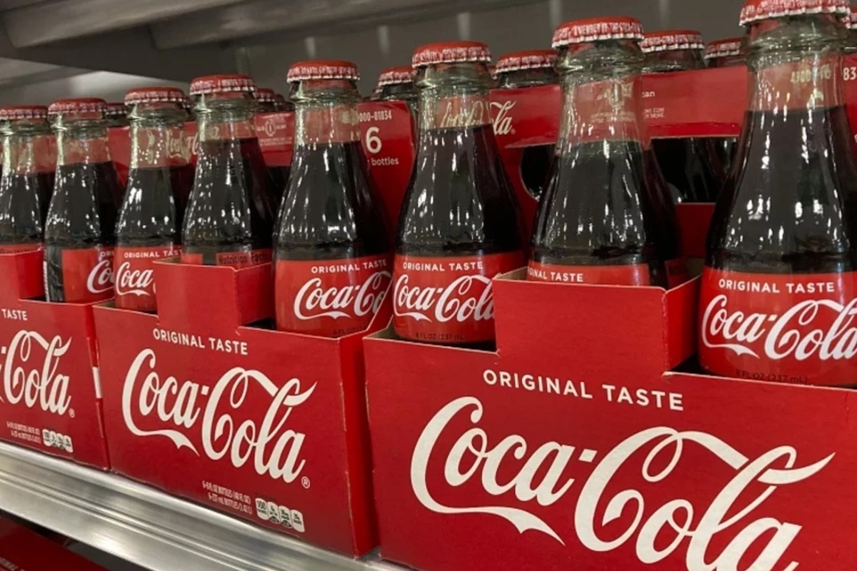 Σάλος: Ανακαλούνται προϊόντα της Coca-Cola