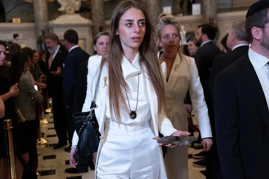 Ισραηλινή όμηρος που απελευθερώθηκε από τη Χαμάς, κατηγορεί fitness influencer του Τελ Αβίβ ότι τη νάρκωσε και τη βίασε