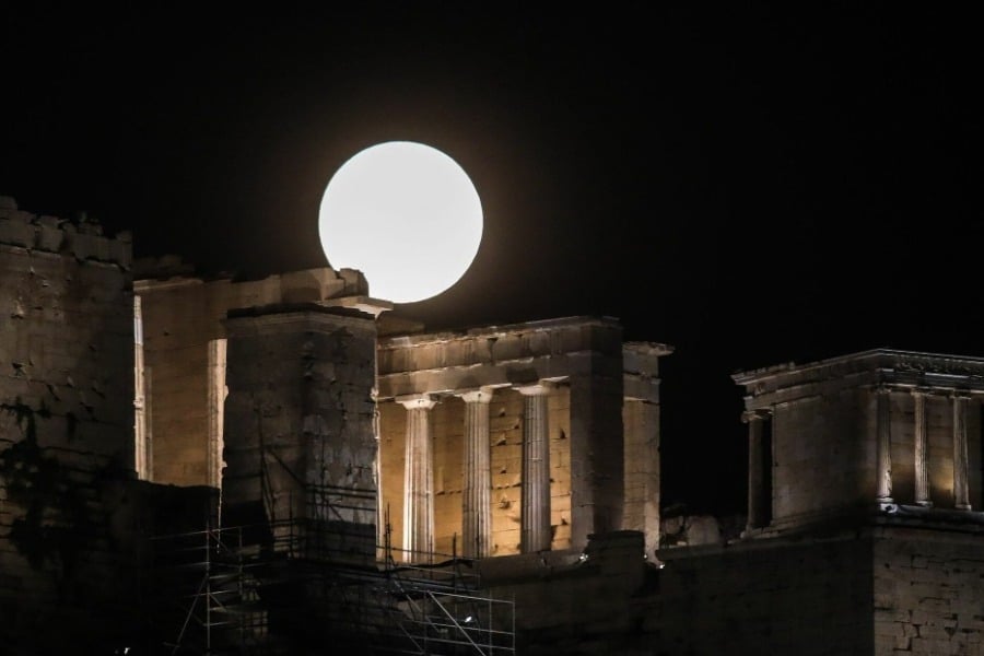 Πανσέληνος Αυγούστου: 114 αρχαιολογικοί χώροι, μουσεία και μνημεία υποδέχονται το κοινό κάτω από το φως του φεγγαριού