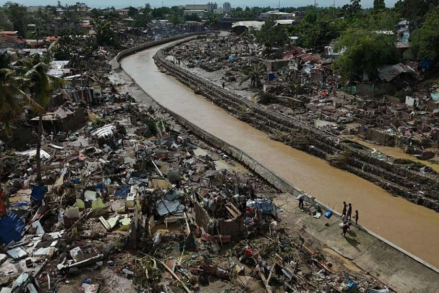 Χάος στις Φιλιππίνες: Καταστροφικές οι ζημιές μετά το πέρασμα του υπερτυφώνα Φουνγκ-γουόνγκ