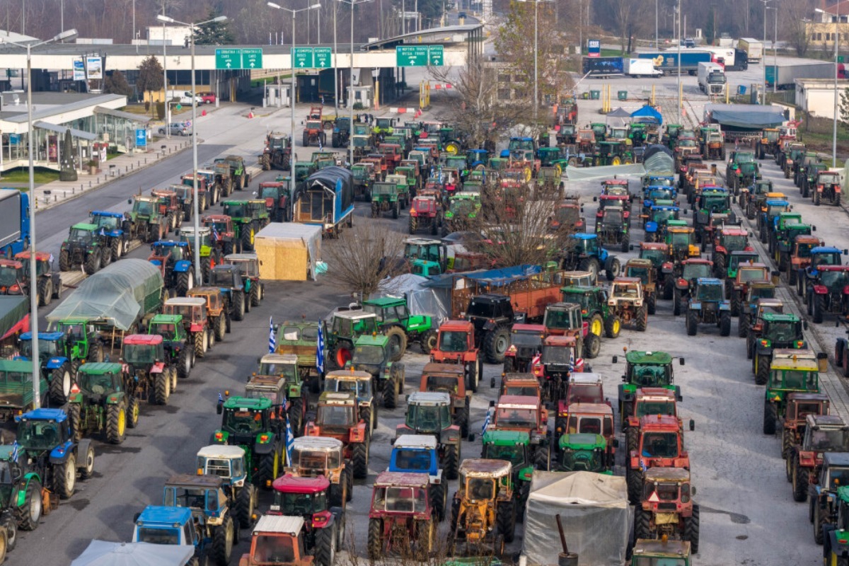 Κραυγή αγωνίας από εμπόρους, ξενοδόχους και εστίαση για την τεράστια ζημιά από τα αγροτικά μπλόκα