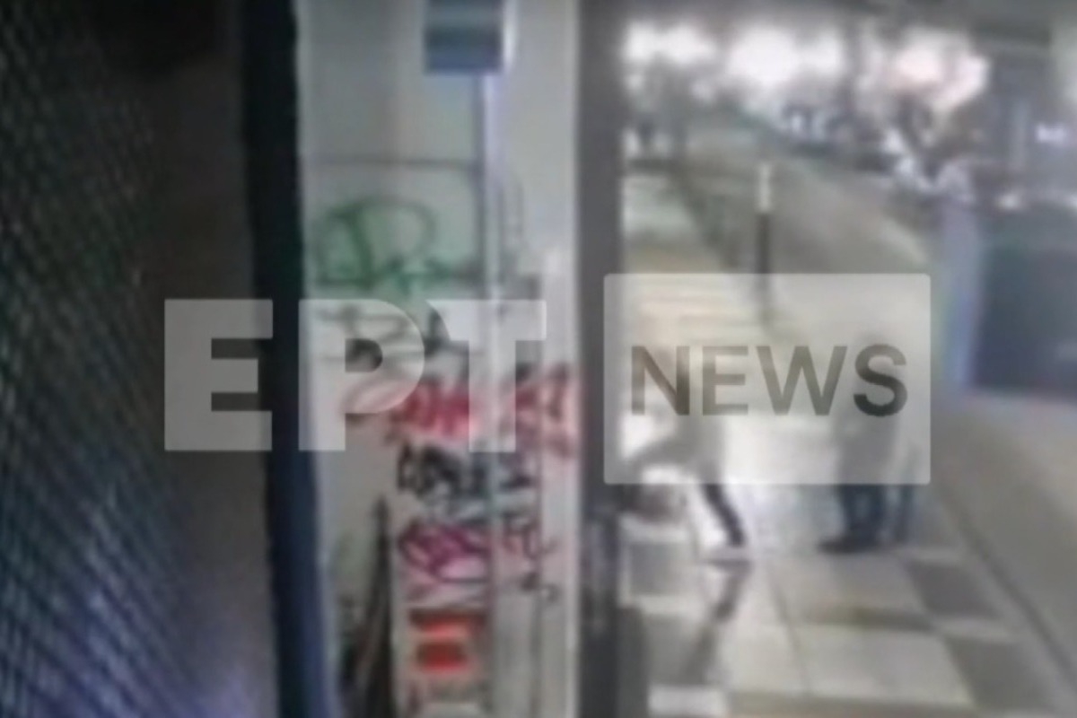 Καλαμαριά: Η στιγμή που ανήλικοι «ανοίγουν» κατάστημα