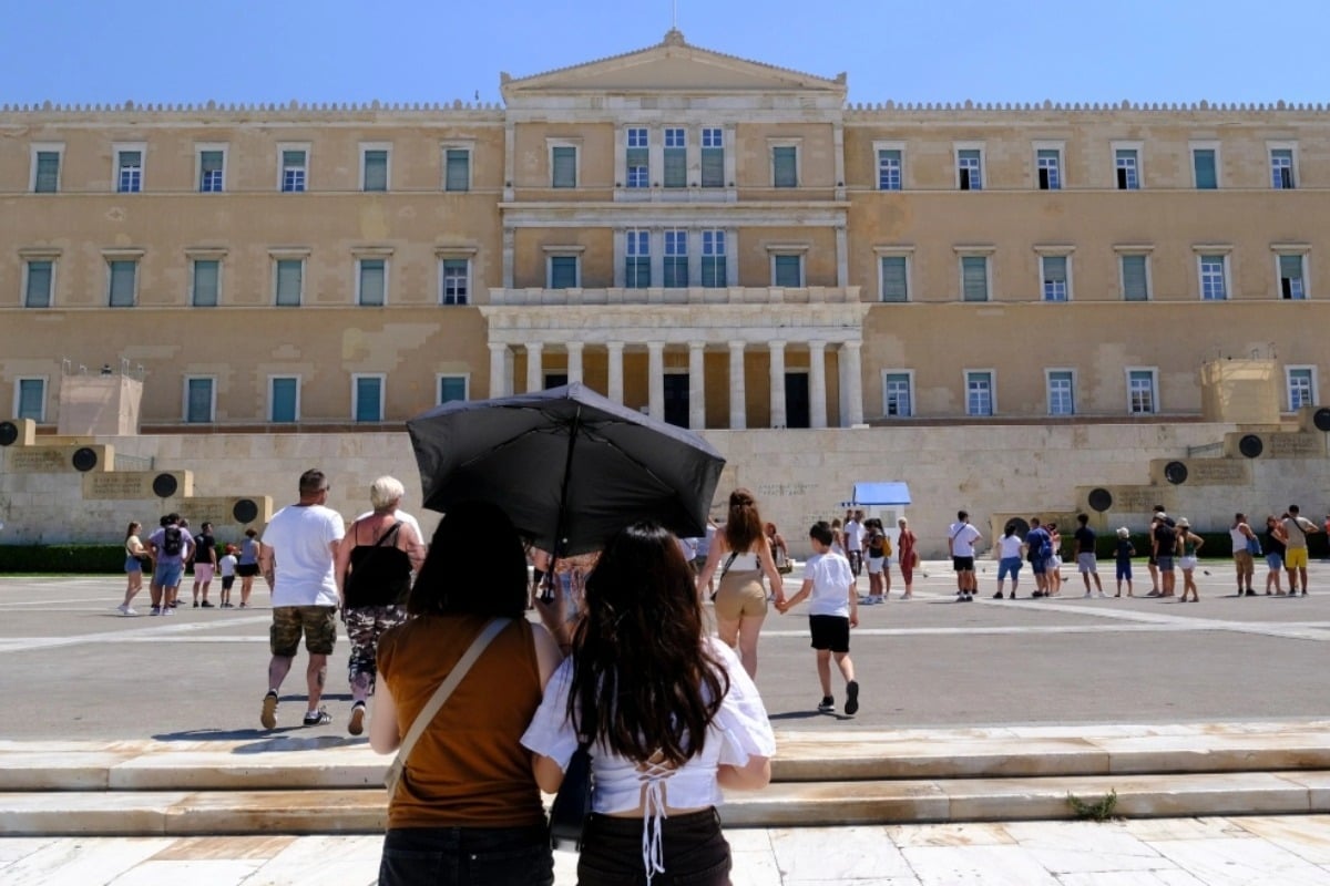 Για καύσωνα με μεγάλη ένταση και διάρκεια προειδοποιεί ο Κολυδάς - 42άρια από την Τρίτη, σε επιφυλακή οι Αρχές