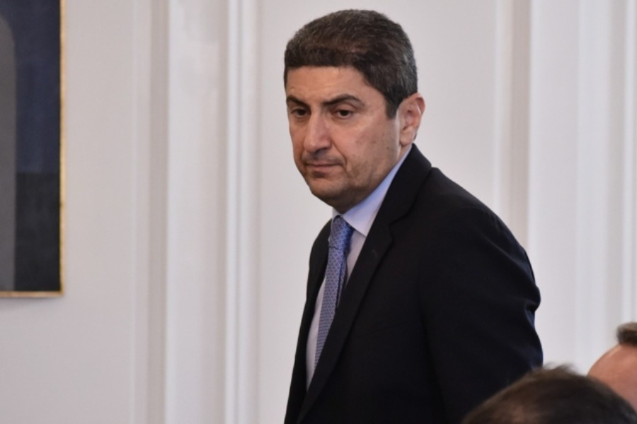 Αρση ασυλίας Αυγενάκη για την επίθεση υπαλλήλου στο αεροδρόμιο