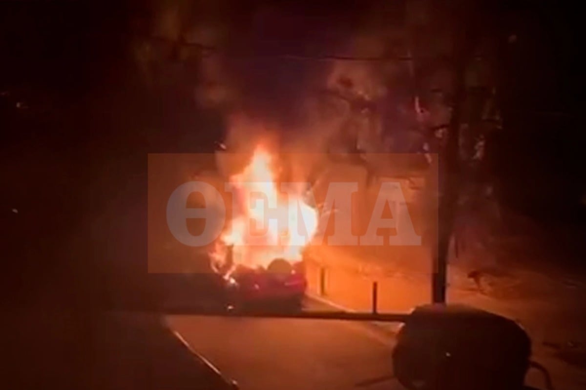 Θρίλερ στο Παγκράτι: Ξαπλωμένος στο κάθισμα ο άνδρας που βρέθηκε καμένος σε αυτοκίνητο