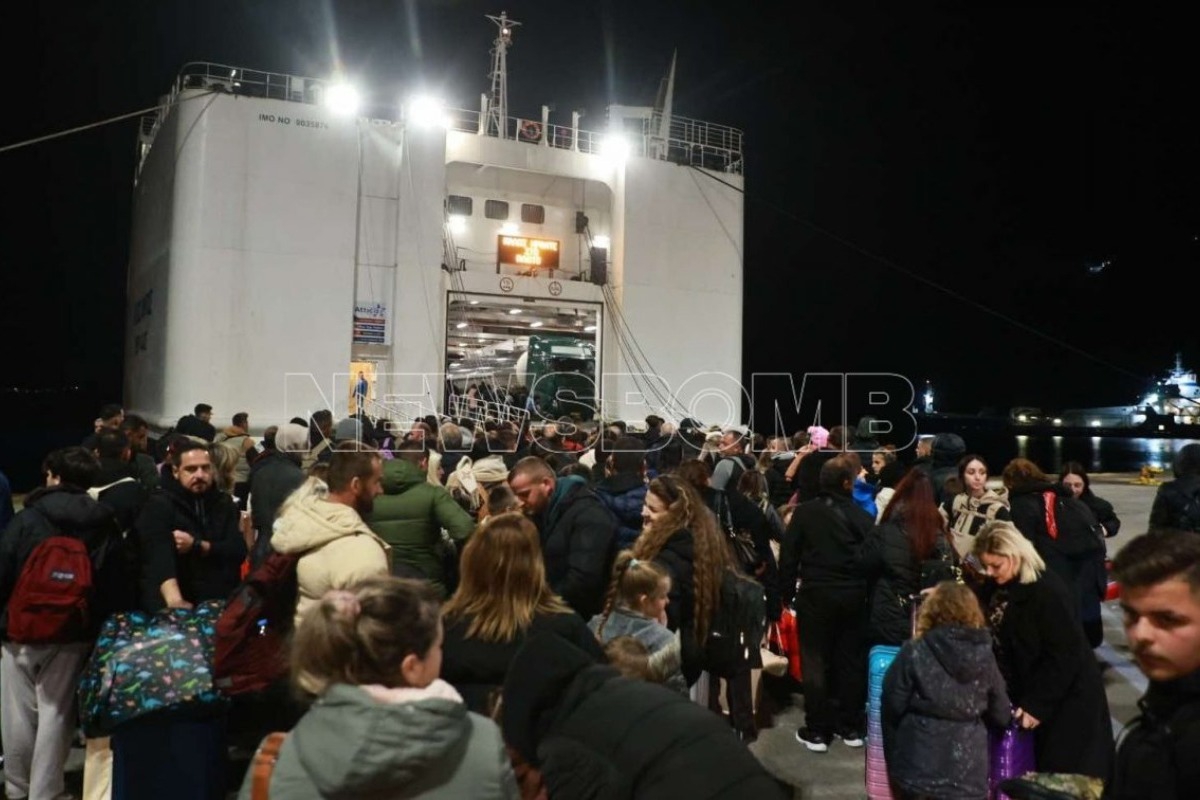 Το αδιαχώρητο στο λιμάνι της Σαντορίνης, κάτοικοι εγκαταλείπουν έντρομοι το νησί