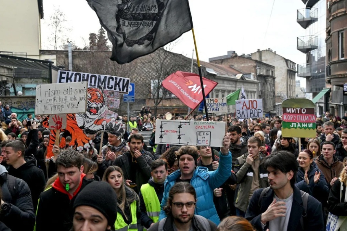 Σερβία: Εξετάζεται το ενδεχόμενο πρόωρων βουλευτικών εκλογών - Παραμένουν στους δρόμους οι φοιτητές