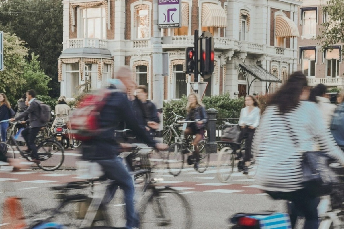 Τέλος τα ποδήλατα: H ευρωπαϊκή πρωτεύουσα που απαγορεύει τη χρήση τους σε πεζόδρομους