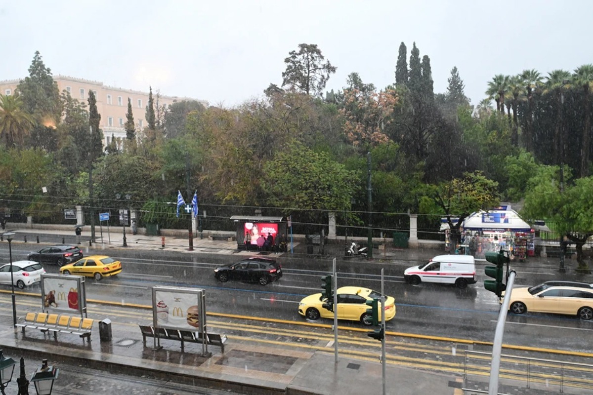 Αστατος καιρός με βροχές και καταιγίδες στο μεγαλύτερο μέρος της χώρας – Λίγα χιόνια στα ορεινά και πτώση της θερμοκρασίας