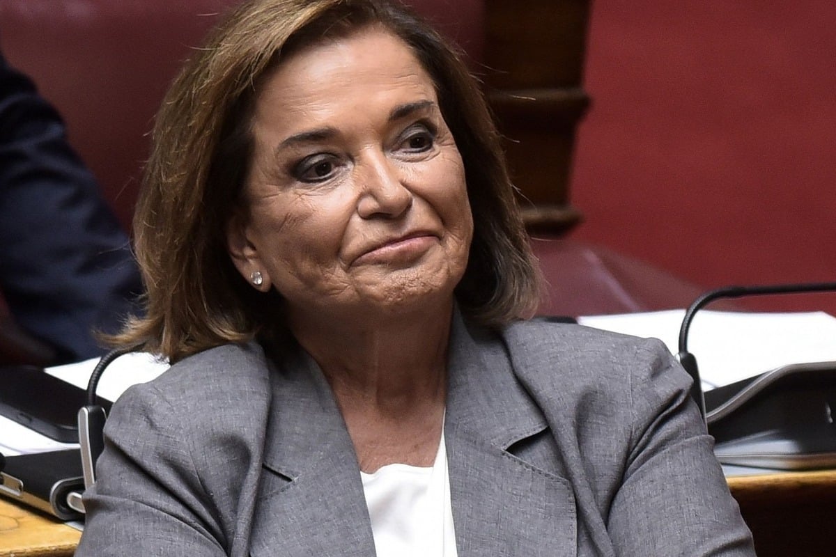 Μπακογιάννη για Μνημείο Αγνώστου Στρατιώτη: «Δεν είναι για καντηλάκια του ΙΚΕΑ»