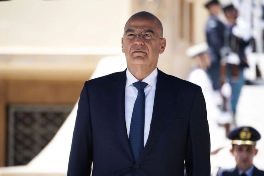 Ο Δένδιας μένει έξω από το παιχνίδι του διχασμού για τον Αγνωστο Στρατιώτη