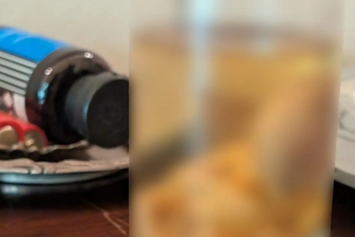 Εντοπίστηκε ανθρώπινο έμβρυο μέσα σε γυάλινο μπουκάλι έπειτα από έρευνα σε διαμέρισμα στην Αττική