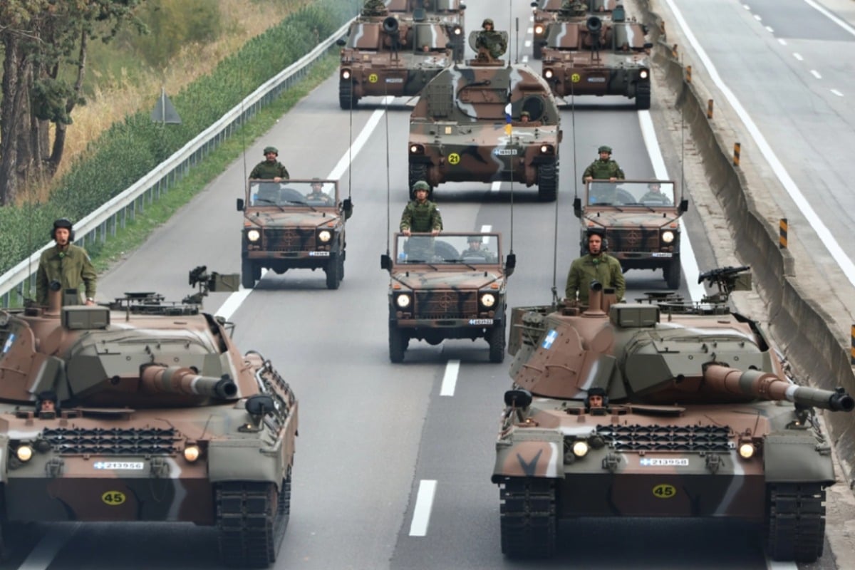 Εντυπωσιακή η πρόβα της στρατιωτικής παρέλασης στη Θεσσαλονίκη για την 28η Οκτωβρίου