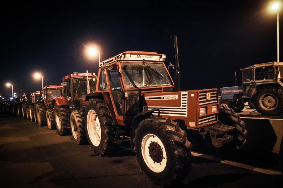 Λάρισα: Σκληραίνουν και άλλο τη στάση τους αγρότες -Κλειστές οι παρακαμπτήριες στη Νίκαια