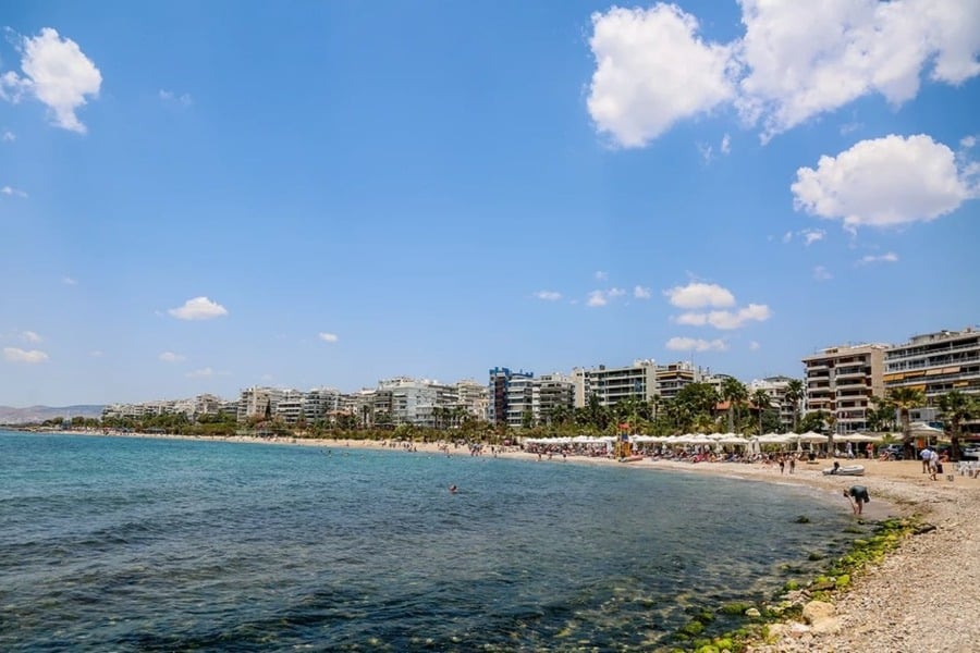 Μακάβρια εξέλιξη στο Παλαιό Φάληρο: Βόλτες με το νεκρό κορίτσι έκανε η μητέρα του