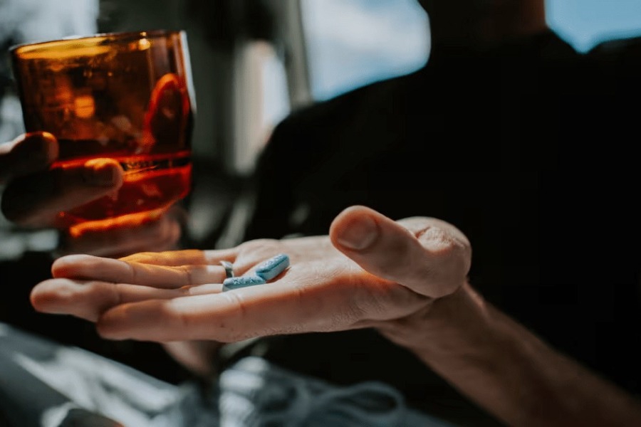 Ολλανδία: Μυστήριο με 49 θανάτους από παράνομη online «φαρμακαποθήκη»