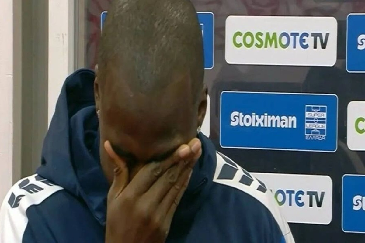 Συγκίνησε ο Ανδρέας Τεττέη: Ξέσπασε σε κλάματα on air κι αποχώρησε από συνέντευξη - Βίντεο