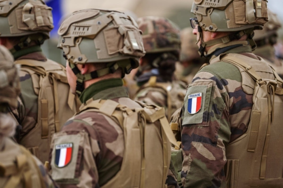 Η Γαλλία μαζεύει στρατό - Τι θα ανακοινώσει σήμερα ο Μακρόν