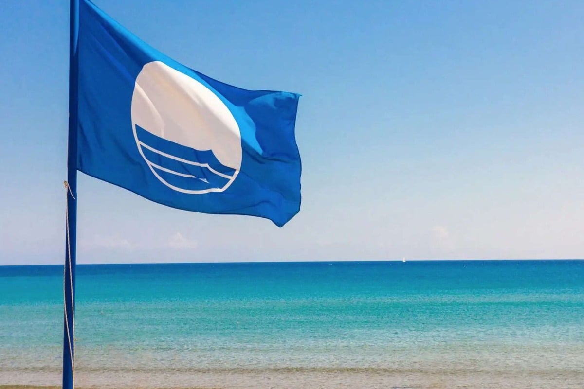 Αφαίρεση του βραβείου «Γαλάζια Σημαία» από 22 ελληνικές ακτές