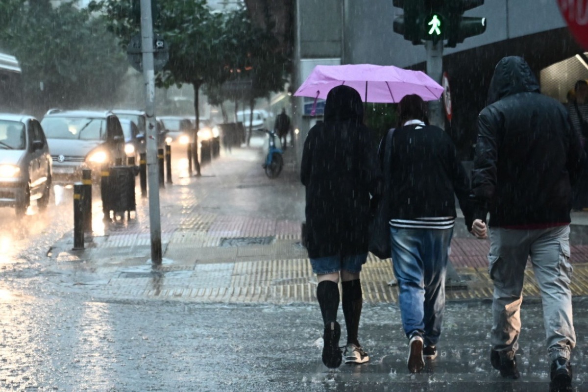 Καιρός: Νέο κύμα κακοκαιρίας πλήττει την χώρα από Τετάρτη - «Χαμηλό που μπορεί να είναι επικίνδυνο»