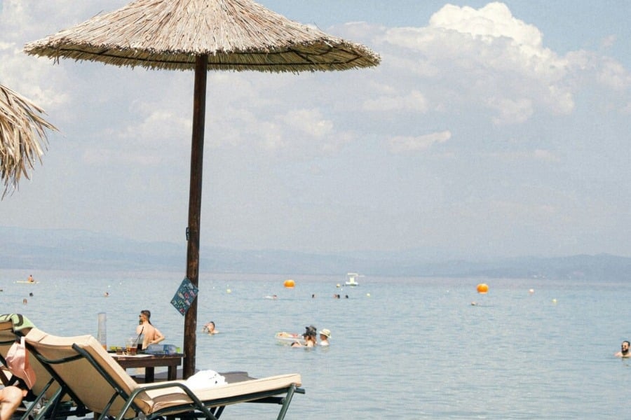Λαγουβάρδος για καύσωνα: «Έχουμε τη ζέστη, ήρθε και η σκόνη»