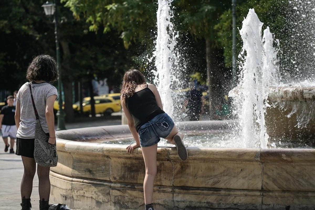 Έρχεται καύσωνας με θερμοκρασίες έως 42 βαθμούς – Προειδοποίηση Καλλιάνου για θερμό κύμα από την Τετάρτη