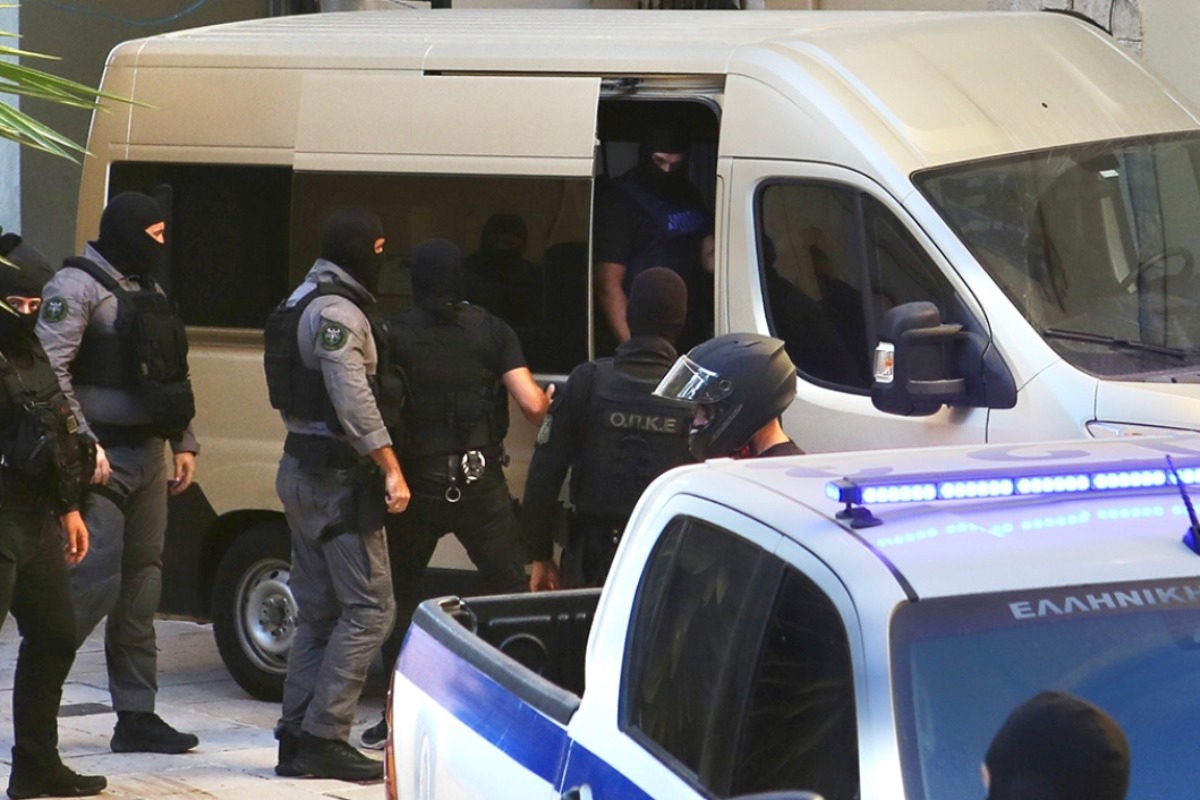 «Μου στέλνει αυτός, πήγαινε δείρτε τον» - Οι παραγγελίες ξυλοδαρμών από τον Αρχιμανδρίτη που εμπλέκεται στη μαφία της Κρήτης